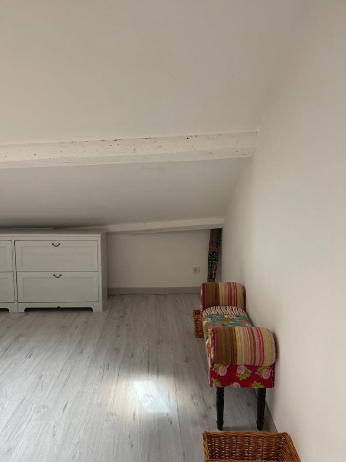 Appartement climatisé centre-ville de narbonne dans comble 4 couchages Esterno foto