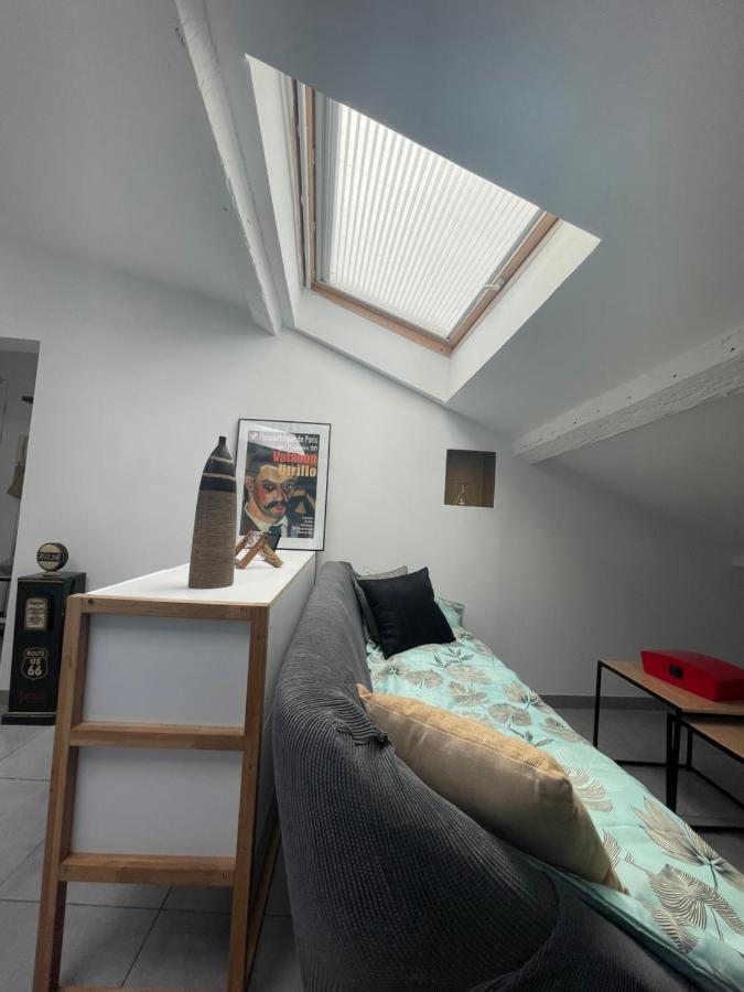 Appartement climatisé centre-ville de narbonne dans comble 4 couchages Esterno foto